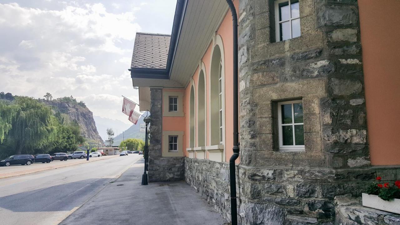 Hôtel les Berges Chippis Exterior foto